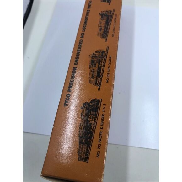 Tyco HO Scale 62' Gulf Triple Dome Tank Train Car. - Picture 8 of 13